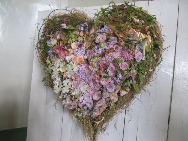 Mezőffy Tamás, a 2010-es Arany Rózsa Díj nyertesének I. helyezett alkotása az idei Virágkötő Bajnokságon