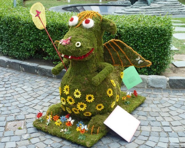 susu-a-sarkany-szekesfehervaron-punkosd-vasarnap-600x480