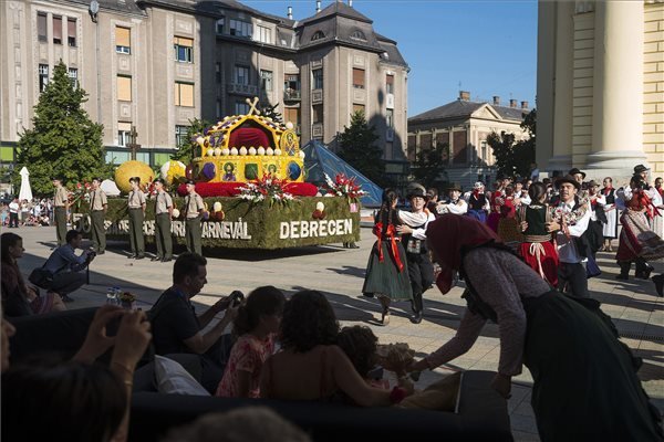 Debreceni Virágkarnevál2