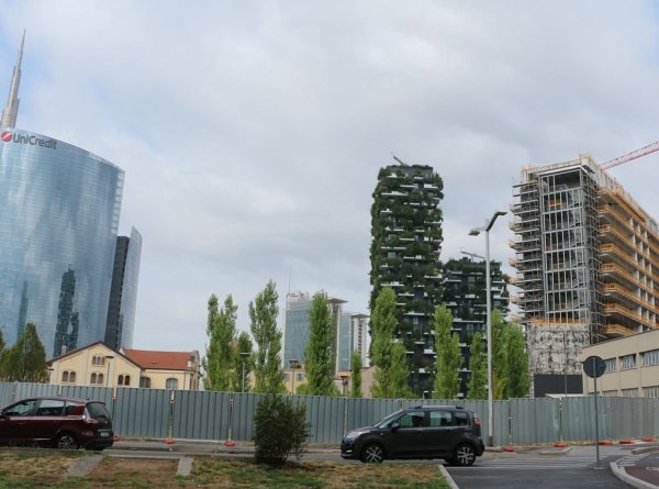 Milánó függőleges erdeje