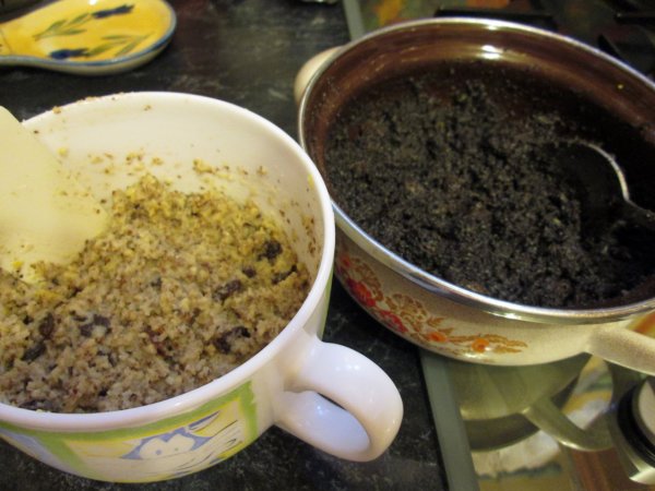 Mákkal, dióval töltött fánk