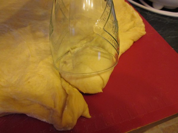 Mákkal, dióval töltött fánk