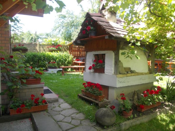 piros, fehér, zöld kert